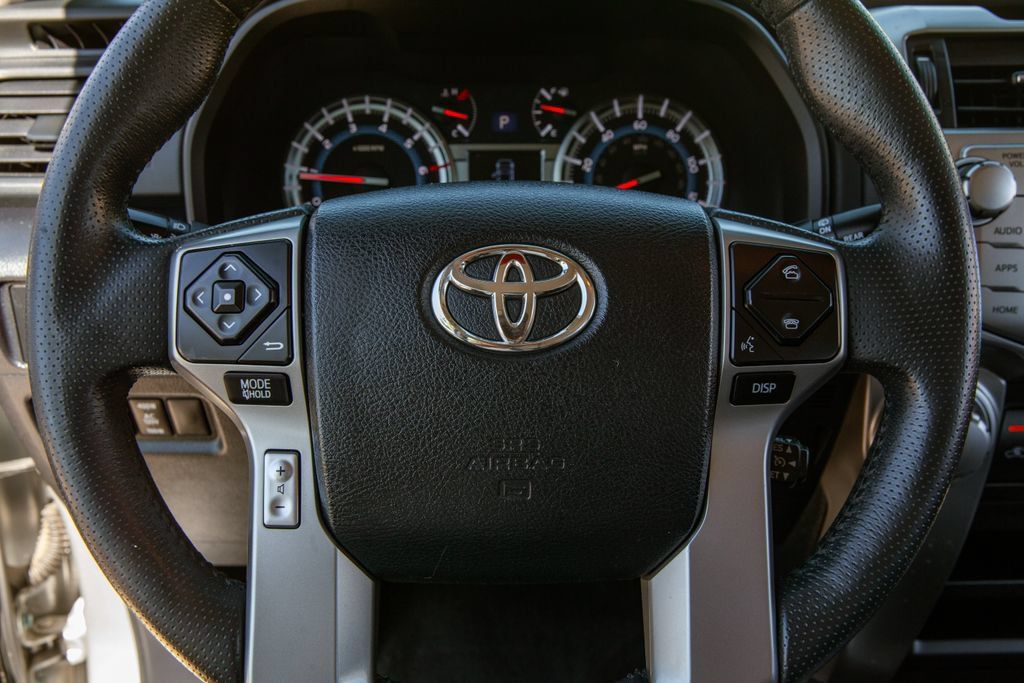 Used 2019 Toyota 4Runner SR5 AWD/4WD image 15