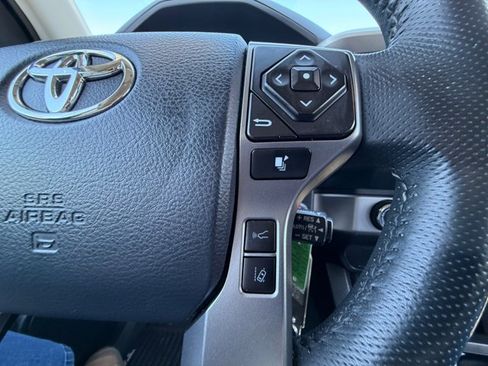 Used 2020 Toyota Tacoma SR5 AWD/4WD image 24