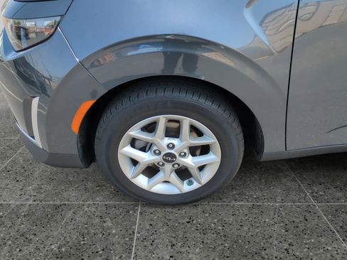 Used 2023 Kia Soul LX w/ LX Technology Package FWD image 14