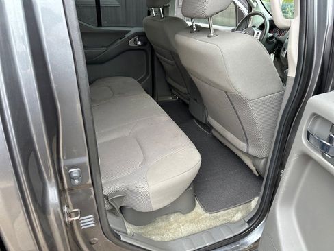 Used 2016 Nissan Frontier SV image 20