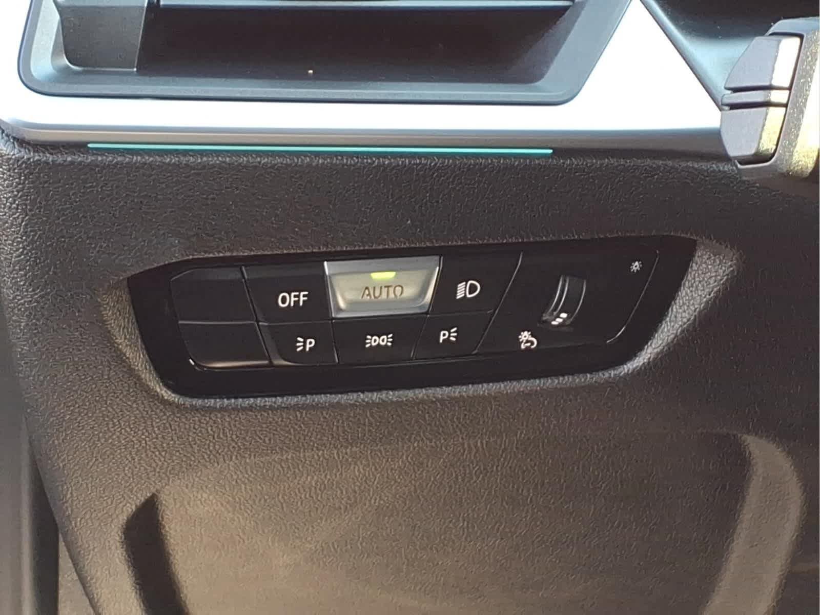 Used 2024 BMW 330i xDrive Sedan w/ Premium Package AWD/4WD image 13