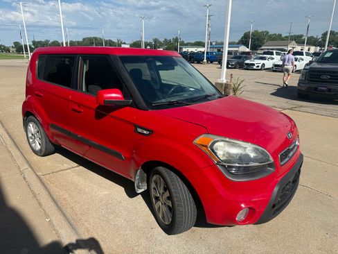 Used 2013 Kia Soul FWD image 4