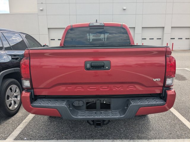 Used 2018 Toyota Tacoma TRD Sport RWD image 3