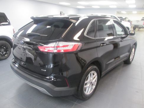 Used 2024 Ford Edge SEL AWD/4WD image 5