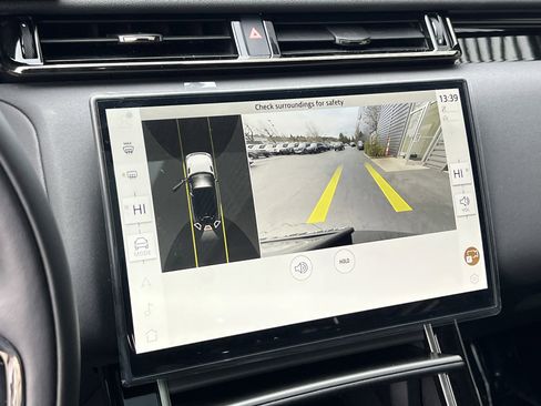 New 2025 Land Rover Range Rover Velar Dynamic SE AWD/4WD image 23