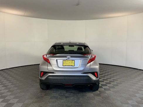 Used 2019 Toyota C-HR Limited FWD image 6