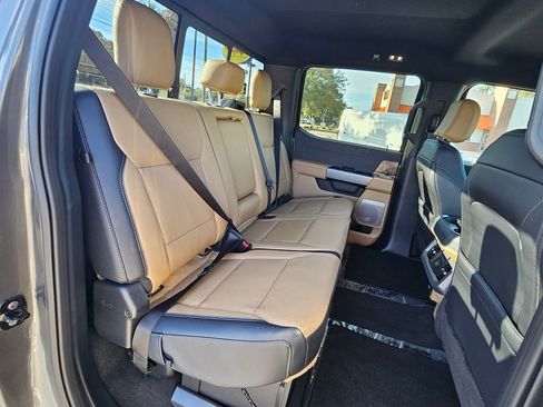 New 2026 Ford F250 Lariat w/ Lariat Premium Package image 10