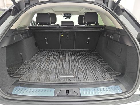 Certified 2025 Land Rover Range Rover Velar S image 12