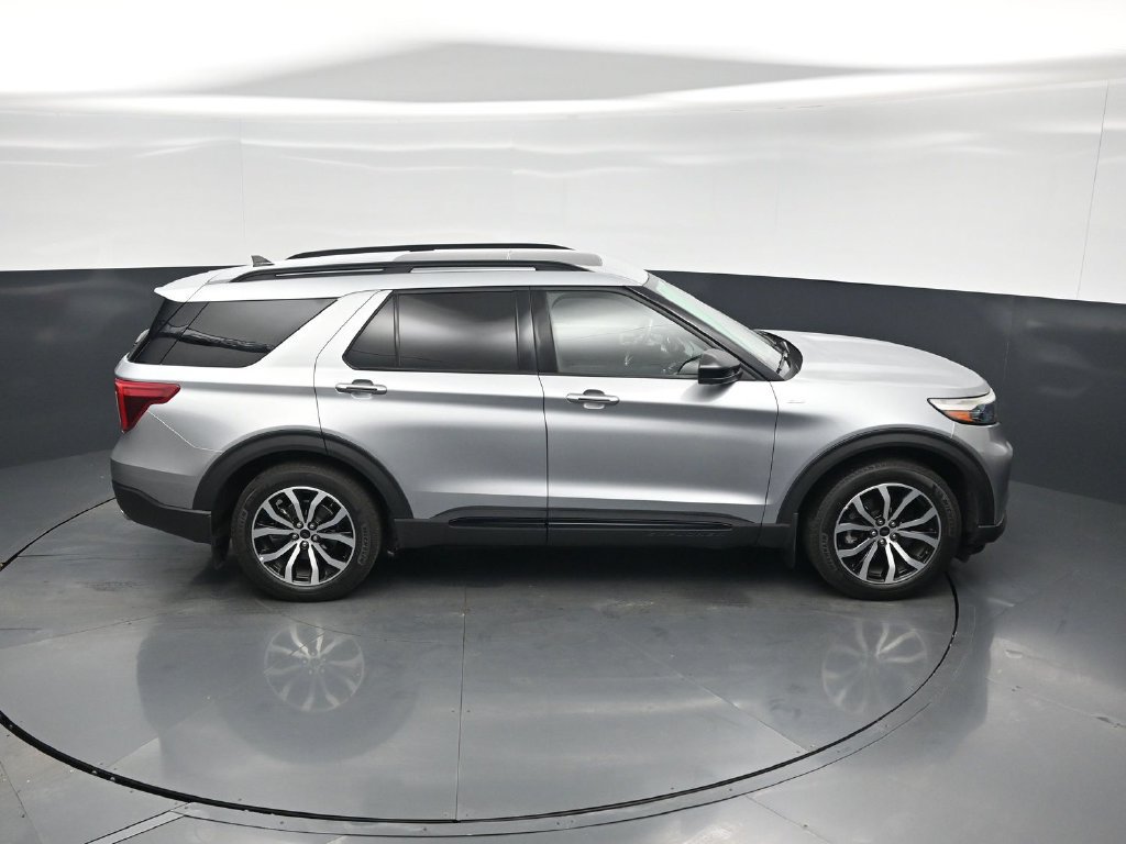 Certified 2023 Ford Explorer ST-Line w/ Class IV Trailer Tow Package RWD image 40