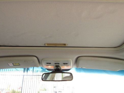 Used 2001 Volvo V70 image 25