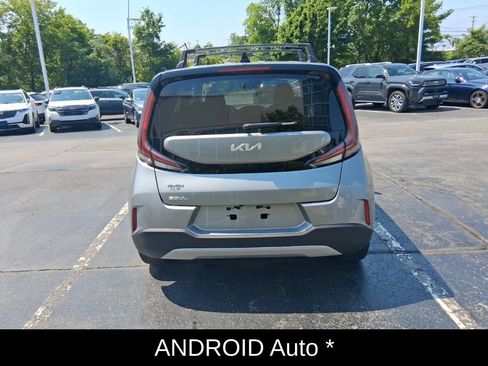 Used 2025 Kia Soul LX FWD image 5