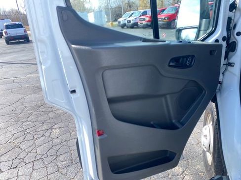 Used 2024 Ford Transit 250 Low Roof AWD w/ Exterior Upgrade Package image 13