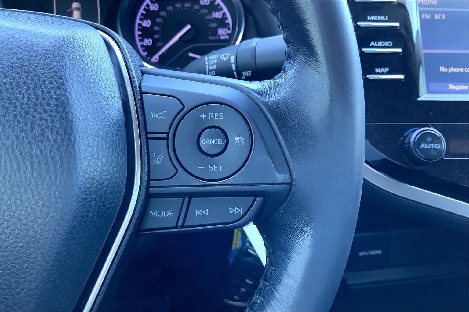 Used 2019 Toyota Camry SE FWD image 22