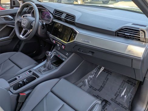 New 2025 Audi Q3 2.0T Premium image 9