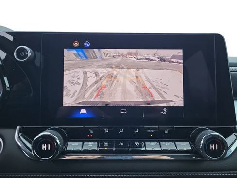 Used 2023 Chevrolet Colorado LT image 18