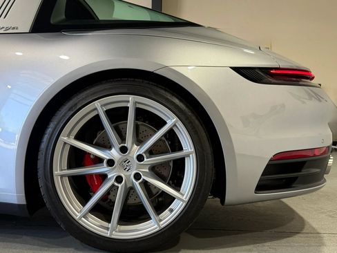 Used 2021 Porsche 911 AWD/4WD image 19