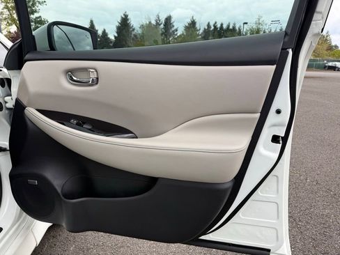 Used 2019 Nissan Leaf SL Plus FWD image 25