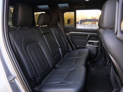 Used 2022 Land Rover Defender 110 S image 22