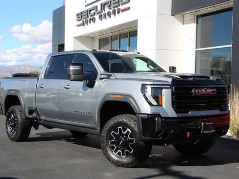 Used 2024 GMC Sierra 2500 AT4X image 1