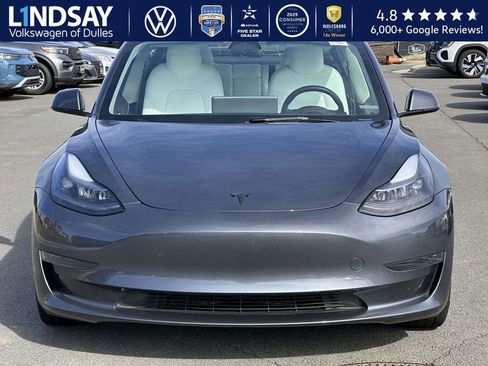 Used 2023 Tesla Model 3 Standard Range image 2