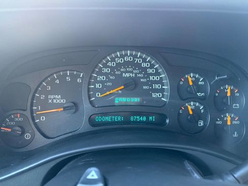 Used 2005 Chevrolet Avalanche 2500 w/ Preferred Equipment Group image 63