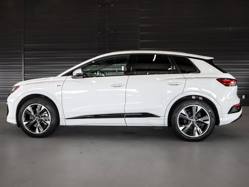 Used 2024 Audi Q4 e-tron Prestige AWD/4WD image 14