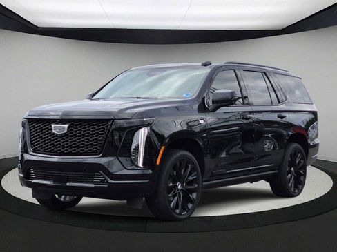 Used 2025 Cadillac Escalade Sport Platinum w/ LPO, ONYX Package AWD/4WD image 4
