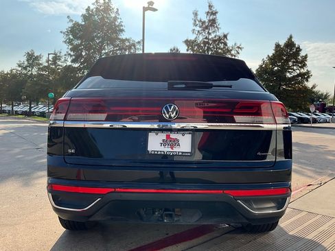 Used 2025 Volkswagen Atlas Cross Sport SE image 7