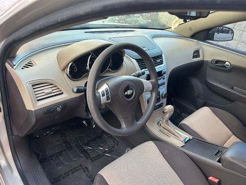 Used 2010 Chevrolet Malibu LS image 8