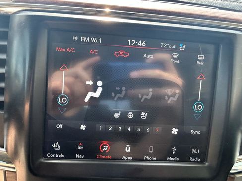 Used 2018 RAM 1500 Laramie w/ Convenience Group AWD/4WD image 22
