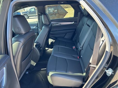 Used 2025 Cadillac XT5 Luxury image 28