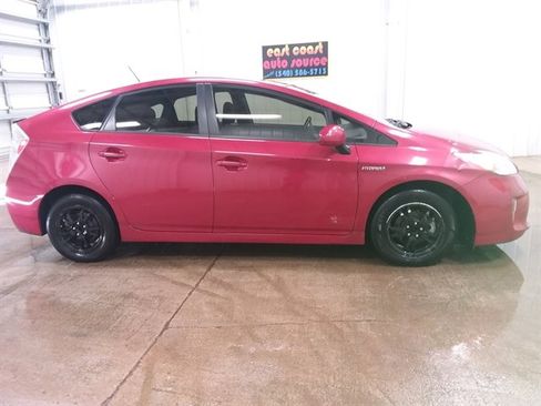 Used 2015 Toyota Prius Four w/ Deluxe Solar Roof Package image 2