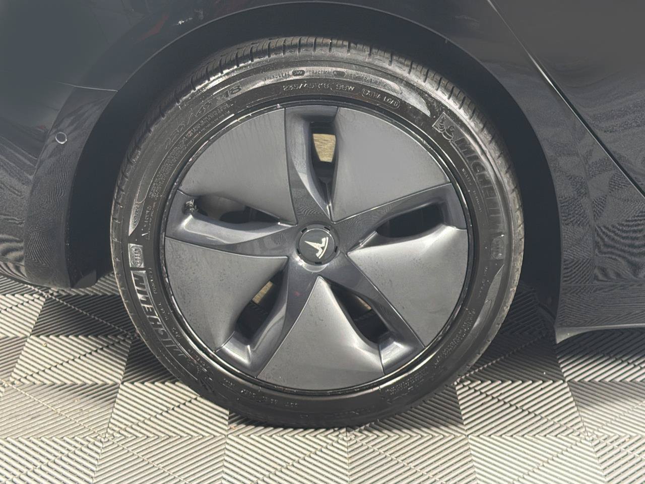 Used 2019 Tesla Model 3 Standard Range Plus RWD image 27