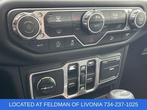 Used 2018 Jeep Wrangler Unlimited Sahara image 17