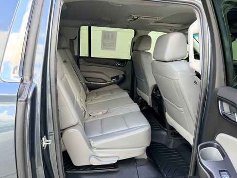 Used 2019 Chevrolet Suburban LT image 17