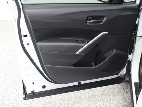 Certified 2024 Toyota Corolla Cross AWD Hybrid image 12