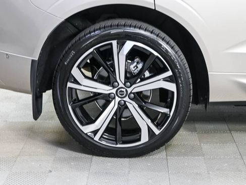 Certified 2024 Volvo XC60 B5 Ultimate w/ Climate Package AWD/4WD image 39