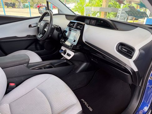 Used 2016 Toyota Prius Two FWD image 20