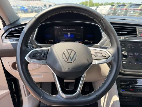 Certified 2023 Volkswagen Tiguan SE w/ Panoramic Sunroof Package AWD/4WD image 11