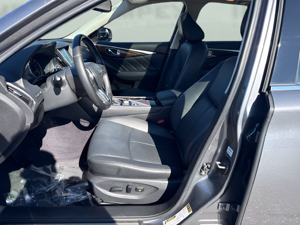 Used 2018 INFINITI Q50 Luxe w/ Essential Package (3.0T Luxe) RWD image 9
