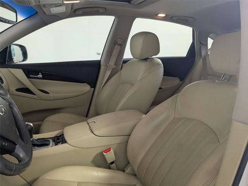 Used 2017 INFINITI QX50 2WD w/ Technology Package image 11