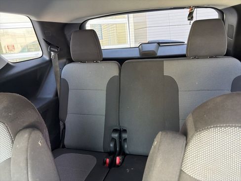 Used 2018 Chevrolet Traverse LT image 17