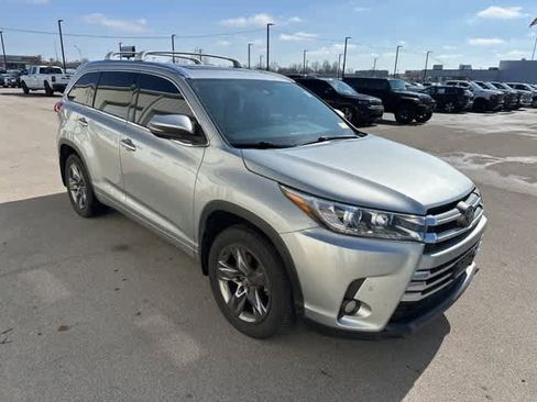 Used 2017 Toyota Highlander Limited Platinum image 24