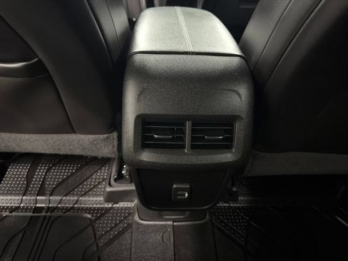 Used 2021 Chevrolet Equinox Premier w/ Redline Edition AWD/4WD image 13