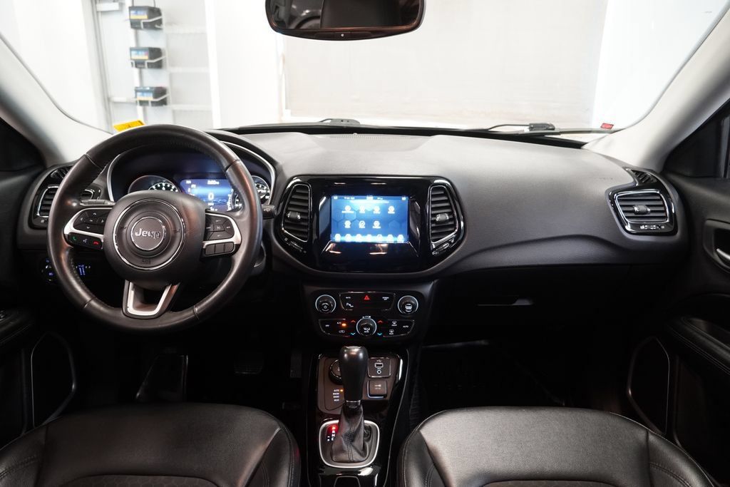 Used 2018 Jeep Compass Latitude w/ Popular Equipment Group AWD/4WD image 18