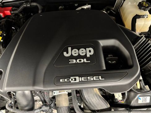 Used 2022 Jeep Gladiator Sport AWD/4WD image 24