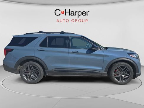 Used 2025 Ford Explorer ST AWD/4WD image 2