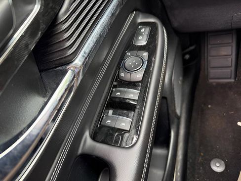 Used 2021 Lincoln Corsair AWD w/ Premium Package image 18