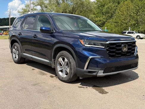 Used 2025 Honda Pilot EX-L image 2