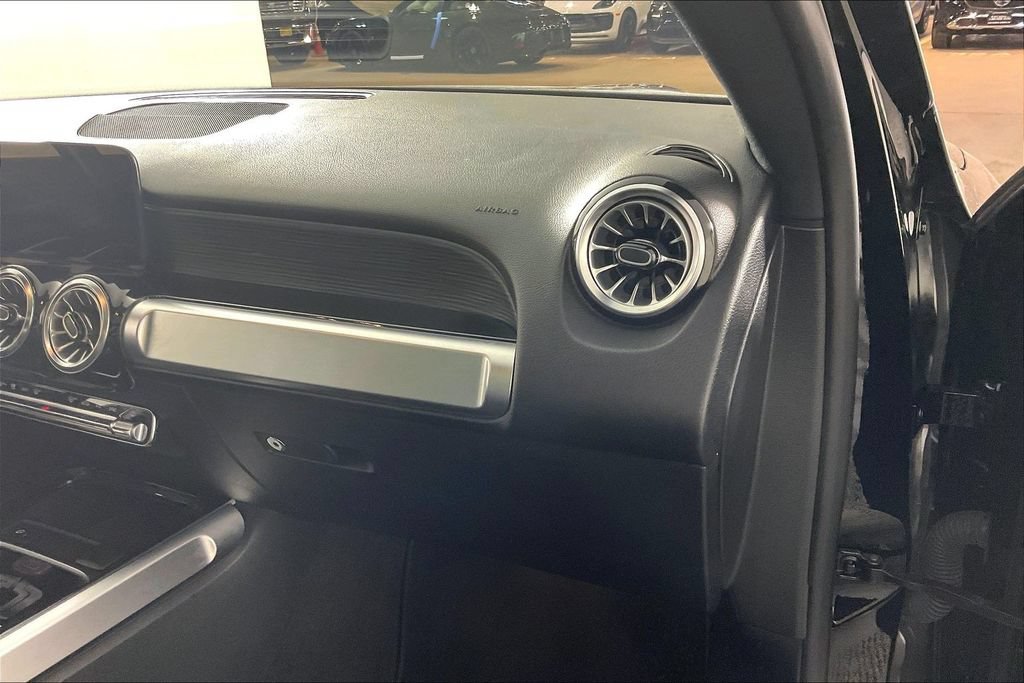 Used 2023 Mercedes-Benz GLB 250 4MATIC image 14